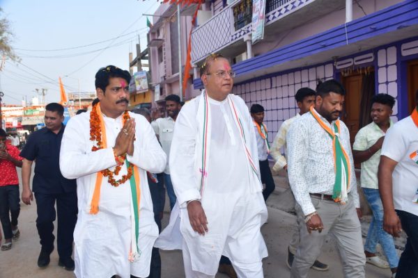 Gend" Becomes the Pride of Gariaband… Winning Hearts Everywhere with Congress's Promises